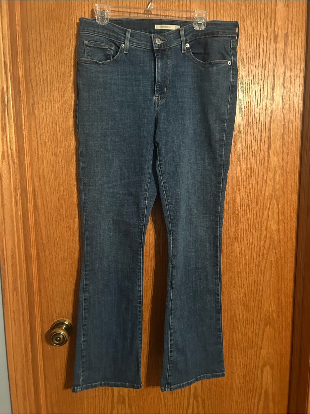Levi's Classic Bootcut Jeans in Dark Blue Denim